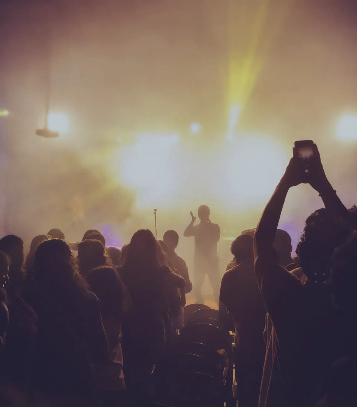 Una noche de recital, una galería y la historia de Lucía